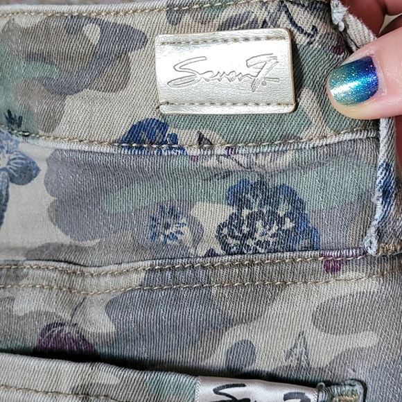 Seven7 Floral Camo jeans size 4 - Picture 3 of 7